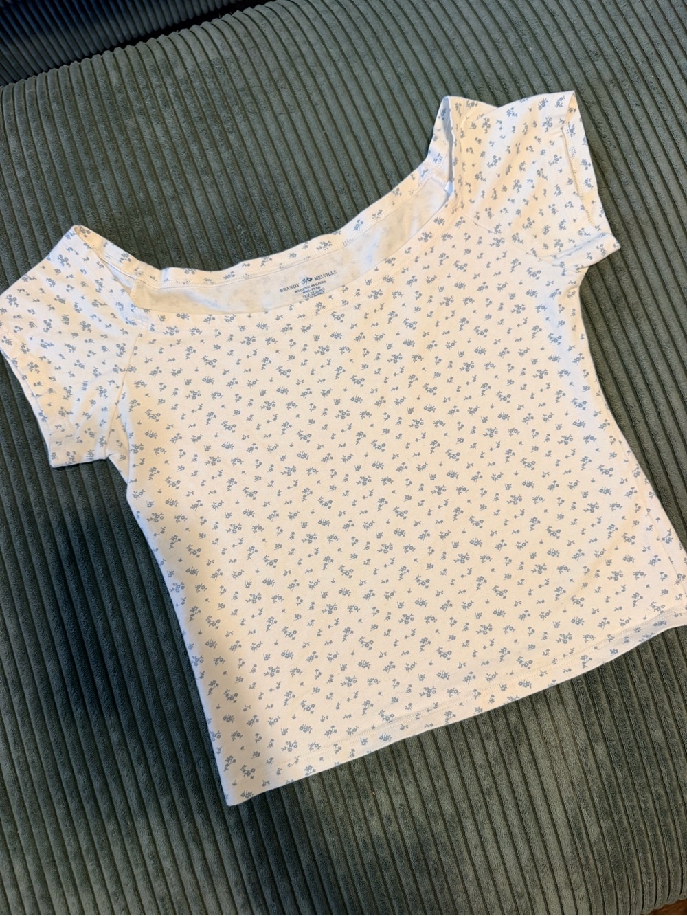 Brandy Melville Cream Ditsy Floral Baby Tee — Made in Italy